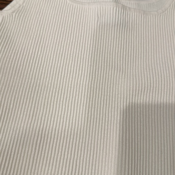 Aritzia tank top - Picture 3 of 3